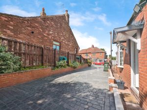 Photo 21- click for photo gallery